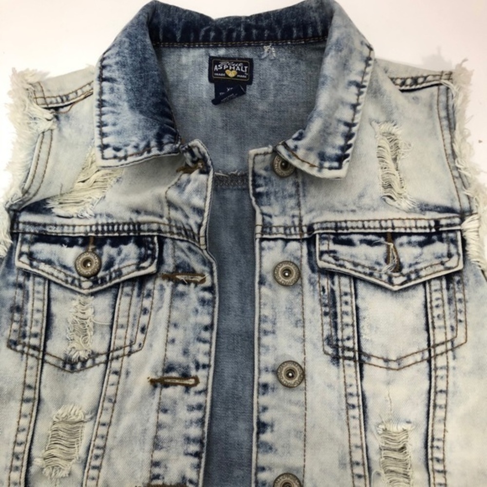 SALE 3/ $ 20 
Blue Asphalt short denim vest! EUC